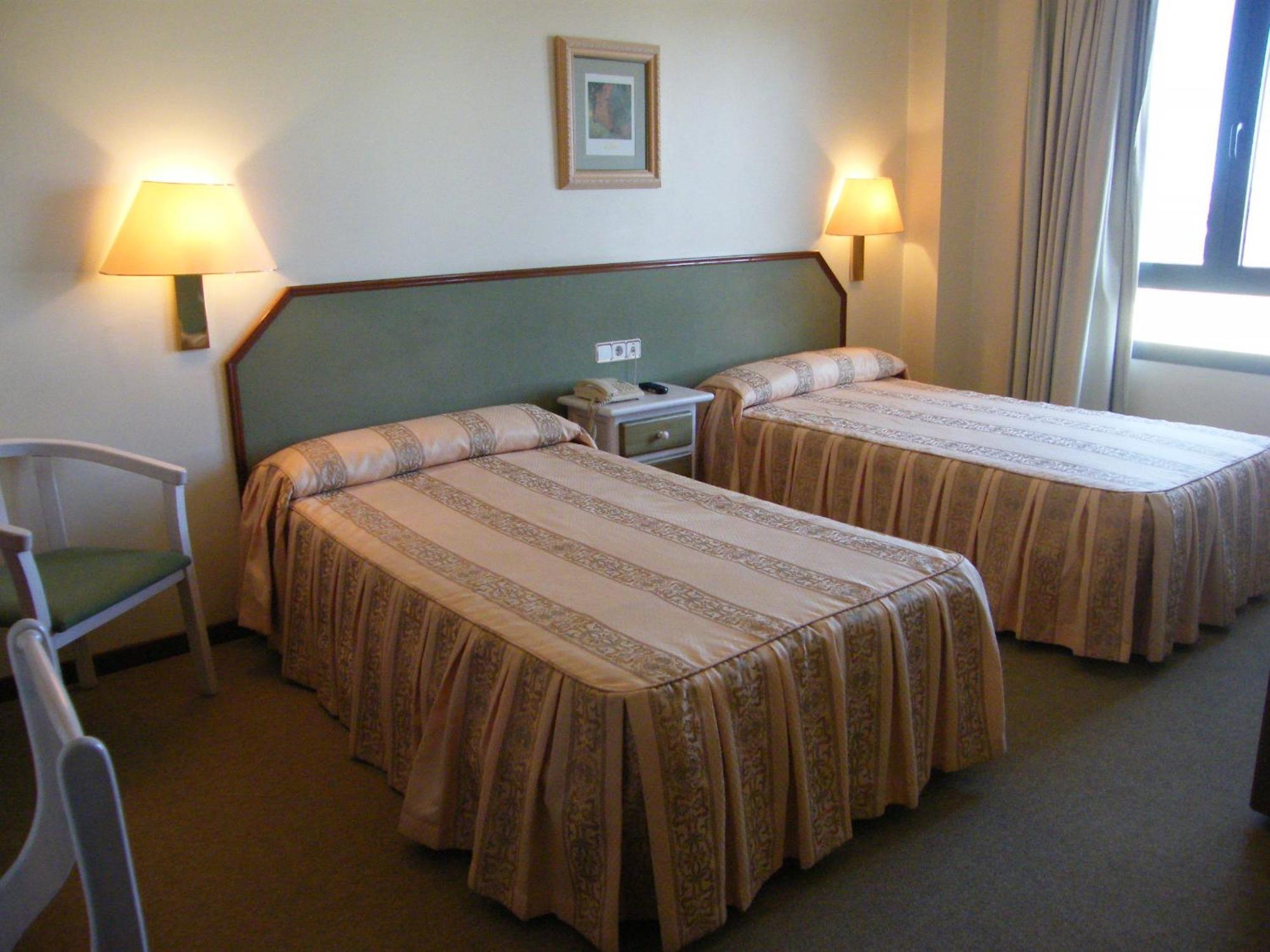 Hotel Magallon Caspe Zewnętrze zdjęcie